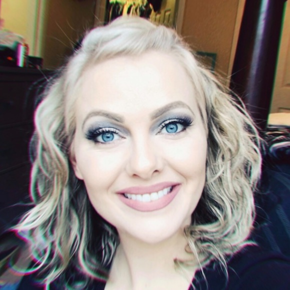 Meet your Posher, Sarah - Picture 3 of 9